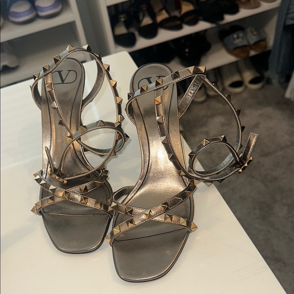 ** NEW**Valentino Gold Heeled Sandals with Strappy Design